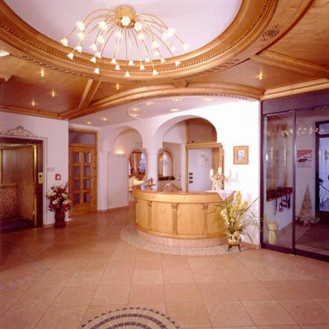 Hotel Scoiattolo Selva di Val Gardena Dış mekan fotoğraf
