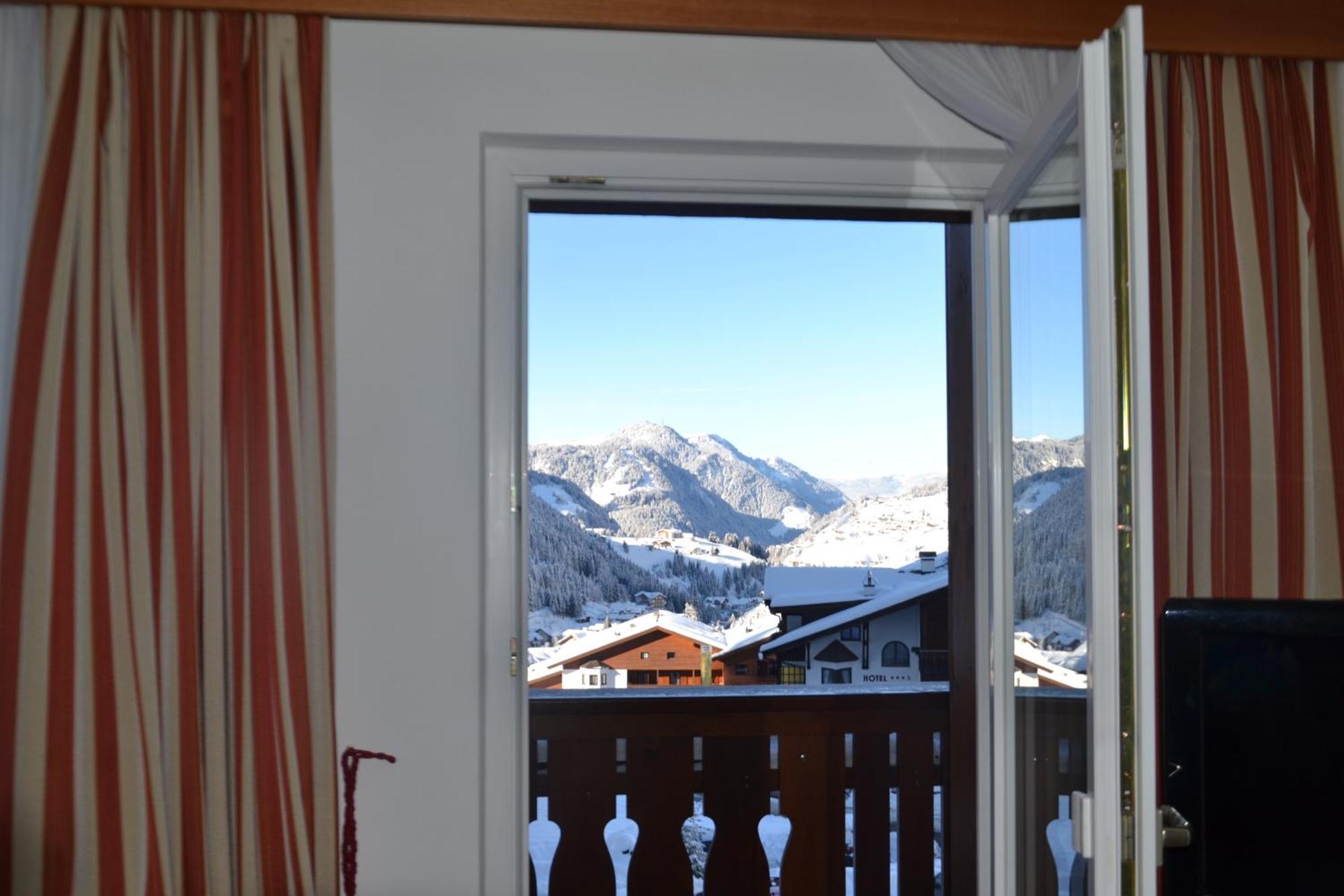 Hotel Scoiattolo Selva di Val Gardena Dış mekan fotoğraf