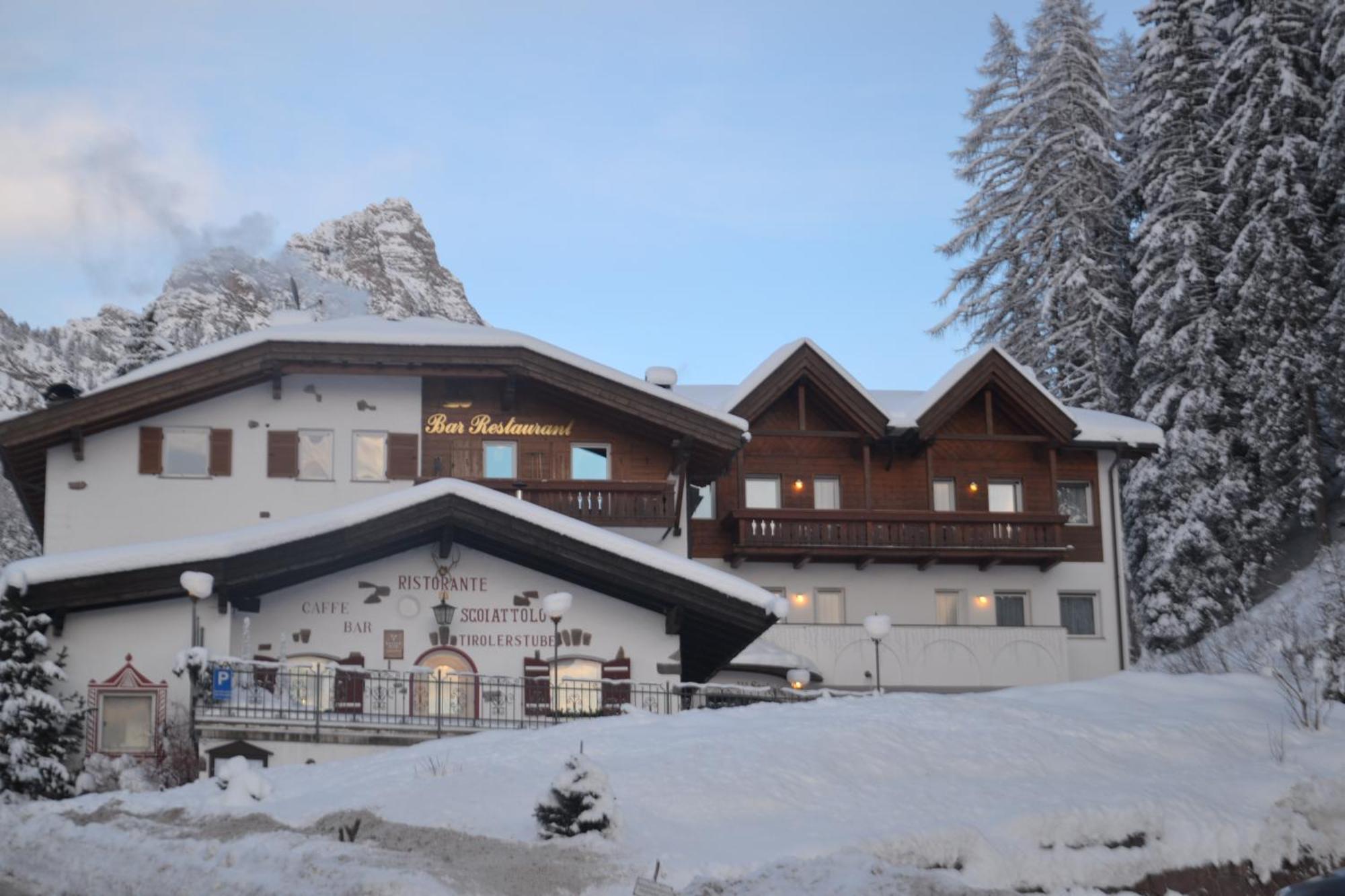 Hotel Scoiattolo Selva di Val Gardena Dış mekan fotoğraf