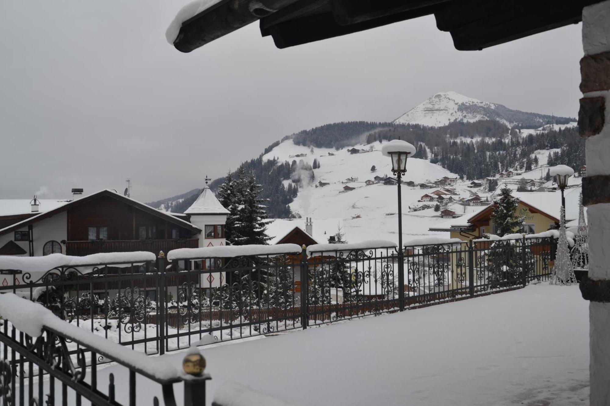 Hotel Scoiattolo Selva di Val Gardena Dış mekan fotoğraf