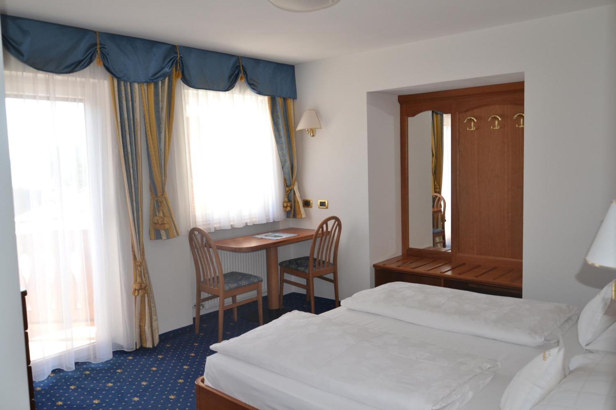 Hotel Scoiattolo Selva di Val Gardena Dış mekan fotoğraf