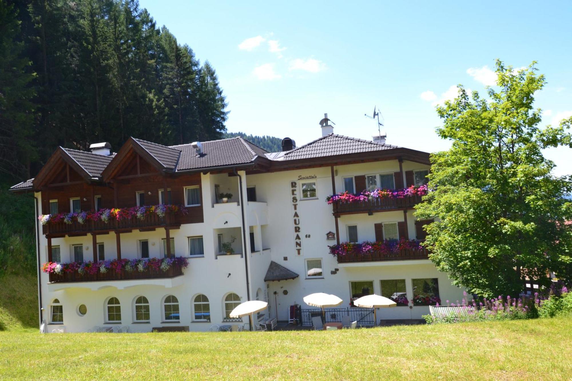 Hotel Scoiattolo Selva di Val Gardena Dış mekan fotoğraf