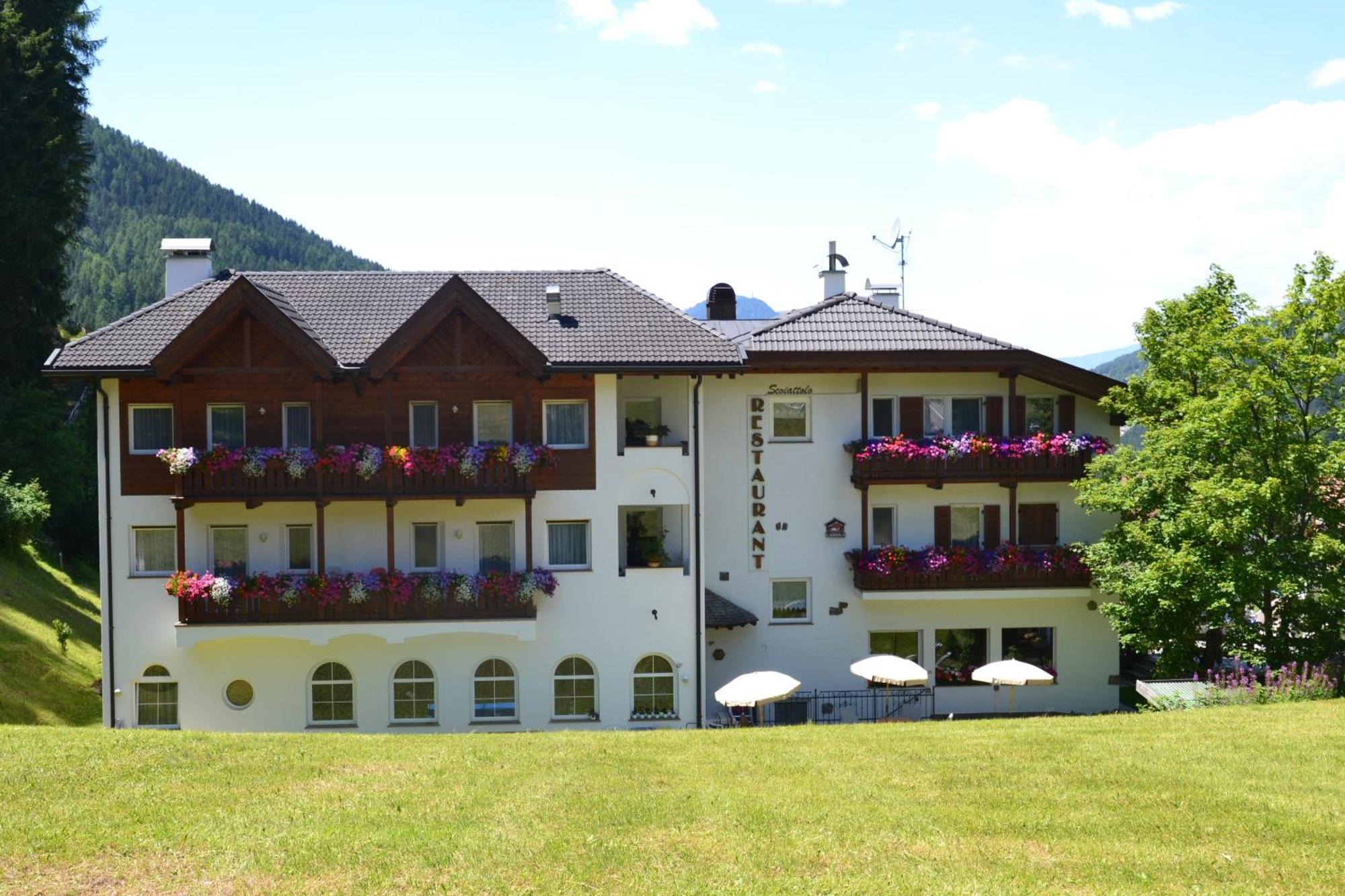 Hotel Scoiattolo Selva di Val Gardena Dış mekan fotoğraf