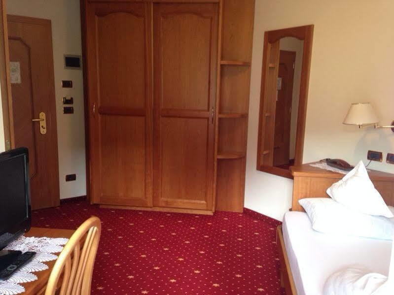 Hotel Scoiattolo Selva di Val Gardena Dış mekan fotoğraf